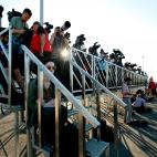 Periodistas de todo el mundo esperan la llegada de los migrantes del Aquarius