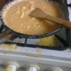 No dejes que los huevos te hagan un escrache. No importa cuál sea tu receta preferida o lo que estuviera intentando el autor de esta foto: al menos trata de que no se te escapen de la sartén. Image via Imgur.