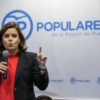 En cuanto a la valoración de los miembros del Gobierno, Soraya Sáenz de Santamaría es la que mejor nota saca, con un 3,60, seguida por José Manuel García Margallo (3,52), Ana Pastor (3,21) y Alfonso Alonso (3,21). Al que peor le va es a Cri...