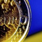 El 38,5% de los encuestados cree que la situación de la economía es mala, mientras que el 31,7 la califica de "regular". Para el 26,1% es "muy mala" y sólo para un 0,2% es "muy buena". Más de la mitad, el 52,7%, cree que dentro de un año la...