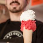 Desde Verona, procedentes de la ciudad de Romeo y Julieta, llegaron Gino y Diego Guglielmi, con una misi&oacute;n: abrir su primera helader&iacute;a en el barrio bilba&iacute;no de Santuchu. As&iacute; naci&oacute; Gelati!! Gelati!!, u...