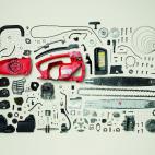 Motosierra, años 90. Número de piezas: 286 Photo credit: ©2013 Todd McLellan. Photo reproduced with the permission of Thames & Hudson.