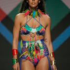 5c8a5f46240000f404a30035