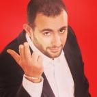 Porque, al ser el actor árabe de acción más famoso, siempre gana de forma heroica. Y las chicas siempre lo eligen... - HuffPost Arabia (Image: Instagram/ahmedelsakaeg)