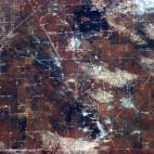 Oil drilling draws a circuit board on the ochre landscape. pic.twitter.com/piYgOCsWYQ