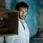 La imagen de Milind Soman saliendo, sin camiseta, de un contenedor de madera en el videoclip del éxito pop de Alisha Chinai Made In India se quedó grabada en la mente de todo ser vivo de los 90. Campeón nacional de natación reinventado como ...