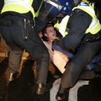 5c8b21ec360000c81a6c8c92