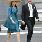 5c8b3d472300000401246edb