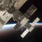 Las naves Soyuz 13 y Progress 22 (esta última era una nave no tripulada de abastecimiento), acopladas a la Estación Espacial Internacional. Diciembre de 2006.