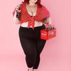 Munster ha popularizado el blog The Plus Size Life, en el que posa con todo tipo de estilos para reivindicar que no hay que estar delgado para lucir de forma fabulosa cualquier moda.