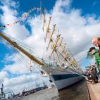 Estrechas calles, antiguas cervecerías, cafés históricos, preciosos puertos… Es un placer recorrer Alemania a pie de calle, descubriendo cada rincón. Lugares como el Puerto de Hamburgo, con sus más de 800 años de historia, sorprenden has...