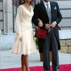 5c8b3d5e360000c81a6cc88f