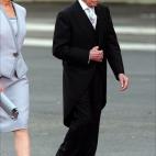 5c8b3d63240000f7054d2d9e