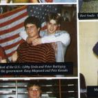 El demócrata se ha formado donde las élites: ha estudiado en Harvard, donde se graduó cum laude en Historia y Literatura, y en Oxford (Reino Unido), donde estuvo gracias a una beca durísima de lograr que le amplió sus estudios en Filosofía...