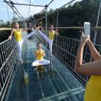 5d64bc82250000bf078711cc