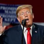 Acto en Lewis Center, Ohio, en agosto de 2018, apuntando a la reelecci&oacute;n.