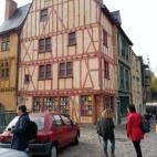 Casas con entramado de madera en el casco antiguo de Le Mans