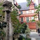 Patio de una casa en el casco antiguo de Le Mans