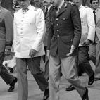 Videla y Pinochet charlan animados.