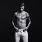 5c8ae824250000e203c9d734