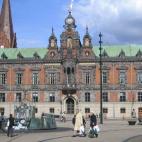 La anterior vez fue en 1992, cuando España estuvo representada por Serafín Zubirí con Todo esto es la música. "Malmö, con 664.000 habitantes, es la tercera ciudad más grande de Suecia". Vía RTVE.es