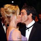 5c8a5fdc25000052068111d1