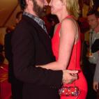 5c8a5fdc260000f903fe4575