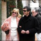 5c8a5fdd250000bd058111d3