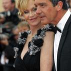 5c8a5fe5240000f404a30117