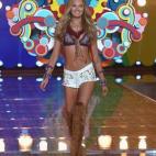 5c8aefb1240000f7054cb09d