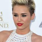 5c8ae885240000f404a3e2d2