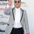 5c8ae88b240000f404a3e2da