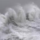 Olas en Plobannalec-Lesconil, Francia