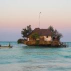 5c8b7cb9250000e203cacac8