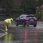 Achicando agua en Rawtenstall (Lancashire)