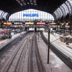 La principal estación de trenes de Hamburgo, vacía por el temporal
