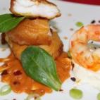 Curiosa y pintona: solo necesitarás la propia merluza, langostinos, salsa chipotle, mayonesa y la tempura para rebozarla y crear los nuggets. Una tapa ideal. Lee la receta completa en Cookpad.