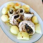 Lo que más gracia le da a estos pequeños volcanes (que se hacen liando la merluza sobre sí misma) son las especias –tomillo, azafrán, estragón…–, que le dan mucho sabor al plato. Lee la receta completa en Cookpad.