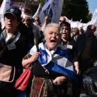 5c8b6a5e2400000a05a4a8d9