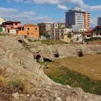 Fue descubierto en 1966, cuando un vecino lo encontró al darse cuenta de que una higuera se hundía en el suelo.