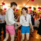 5c8b69ce360000c81a6d052f