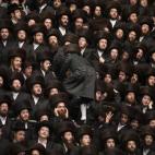 5c8a425f20000045046eeb3b