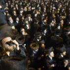 5c8a4260260000f903fe1c44