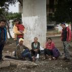 Denise Alberto, Gabriel, Jorje, Joshua, Elsy, Esly y Elder Anibar, una familia entera escapada de las maras de Honduras. Despu&eacute;s de que Elsy se cayera de 'La bestia' y se lastimase el tobillo, ahora regresa a Honduras con J...