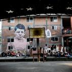 M&eacute;xico es el destino desesperado de miles de centroamericanos cuyo objetivo principal no es llegar a Estados Unidos, sino huir de la violencia en sus pa&iacute;ses. En la imagen, esperando para avanzar en el camino o arreglar papeles.