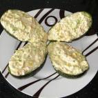 También llevan anchoas, tomate y queso de untar. Puedes ver la receta completa en Cookpad.