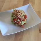 El tercer elemento de esta receta, que encontrarás en Cookpad, es la cebolleta. Así se prepara un plato "rico, sencillo y saludable", como escribe su autor.