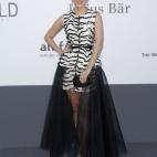 5c8ae7f0230000040123e6e3