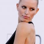 5c8ae7fa230000040123e6fb