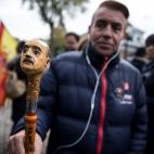 El busto de Franco, en el mango de un bast&oacute;n.
